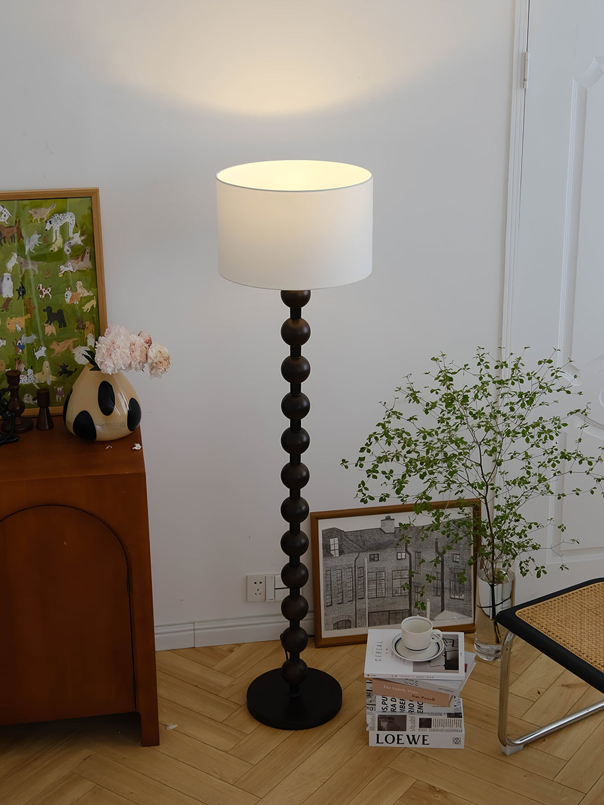 Paston Stehleuchte aus Holz mit Stoffschirm