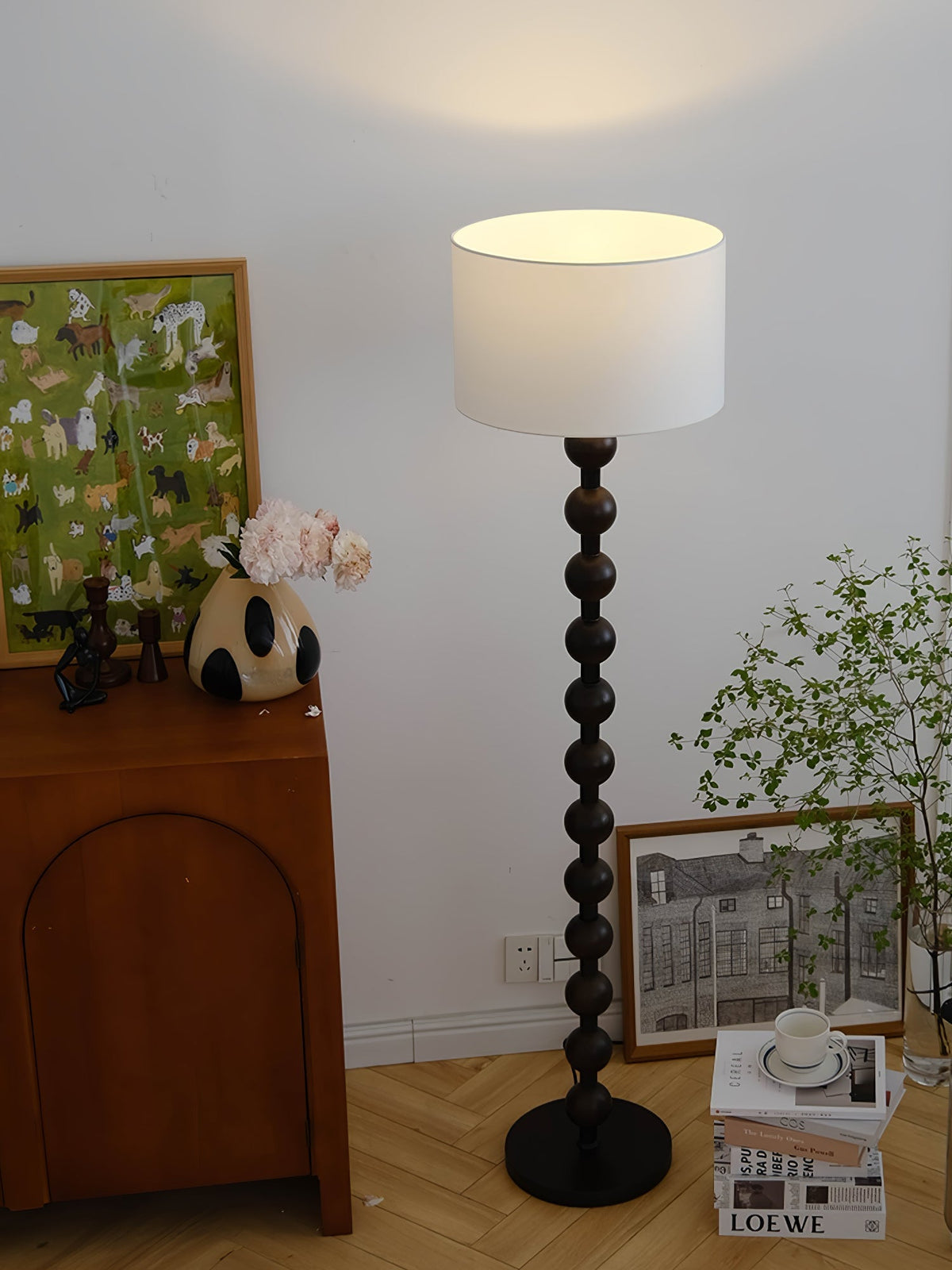 Paston Stehleuchte aus Holz mit Stoffschirm