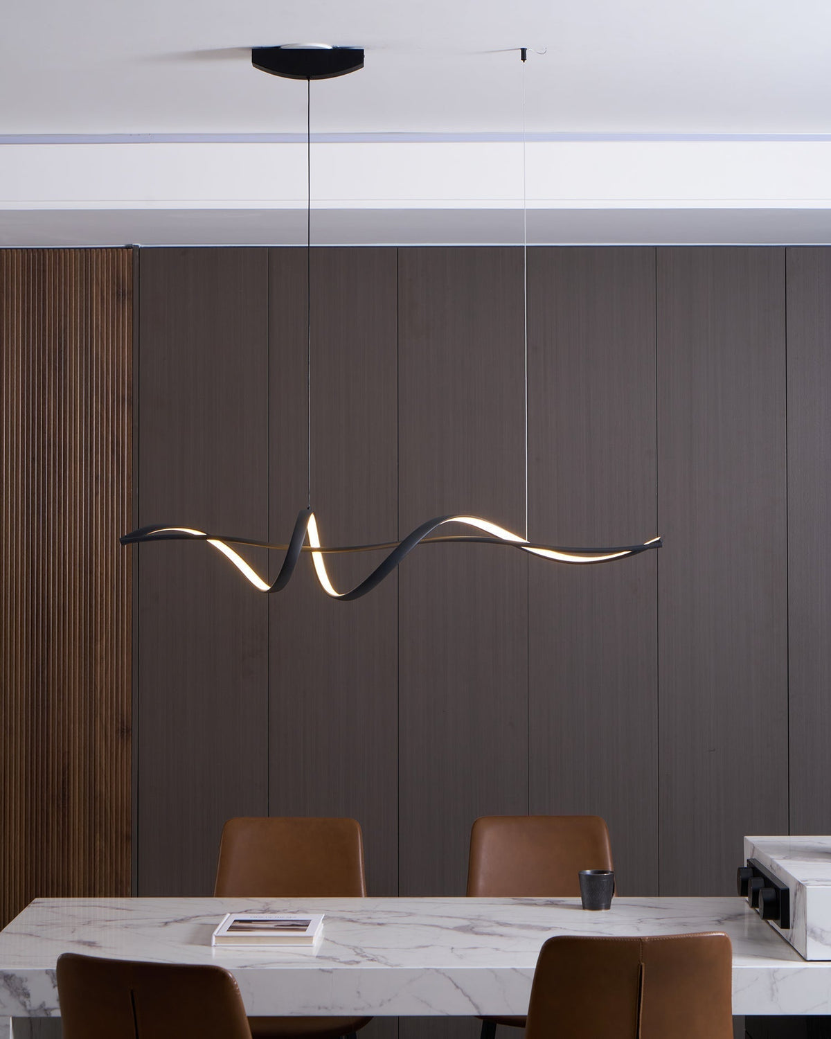 Calelina moderne schwarze LED-Wellen-Pendelleuchte