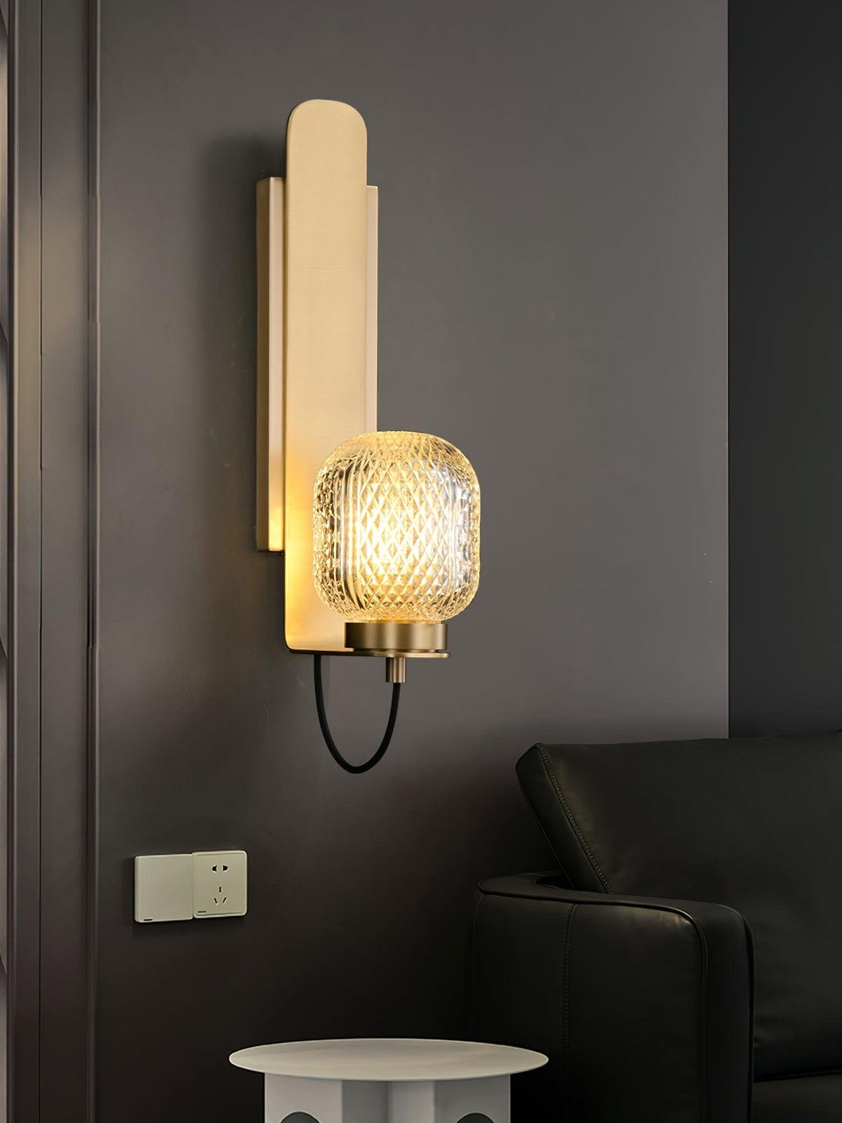 Cresh Premium zeitgenössische Wandleuchte aus Messing und Glas