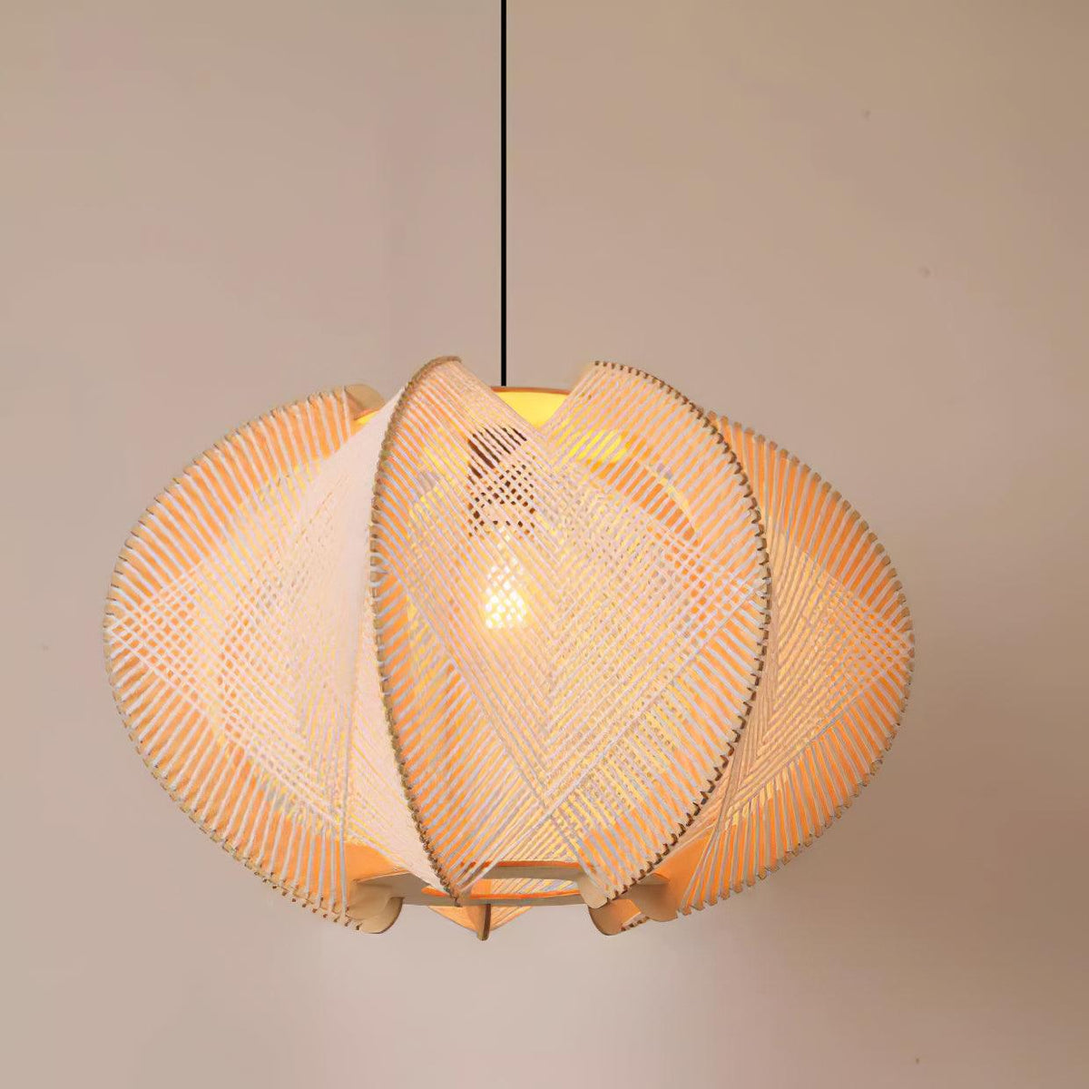Atel Pendelleuchte aus Holz und Hanfseil
