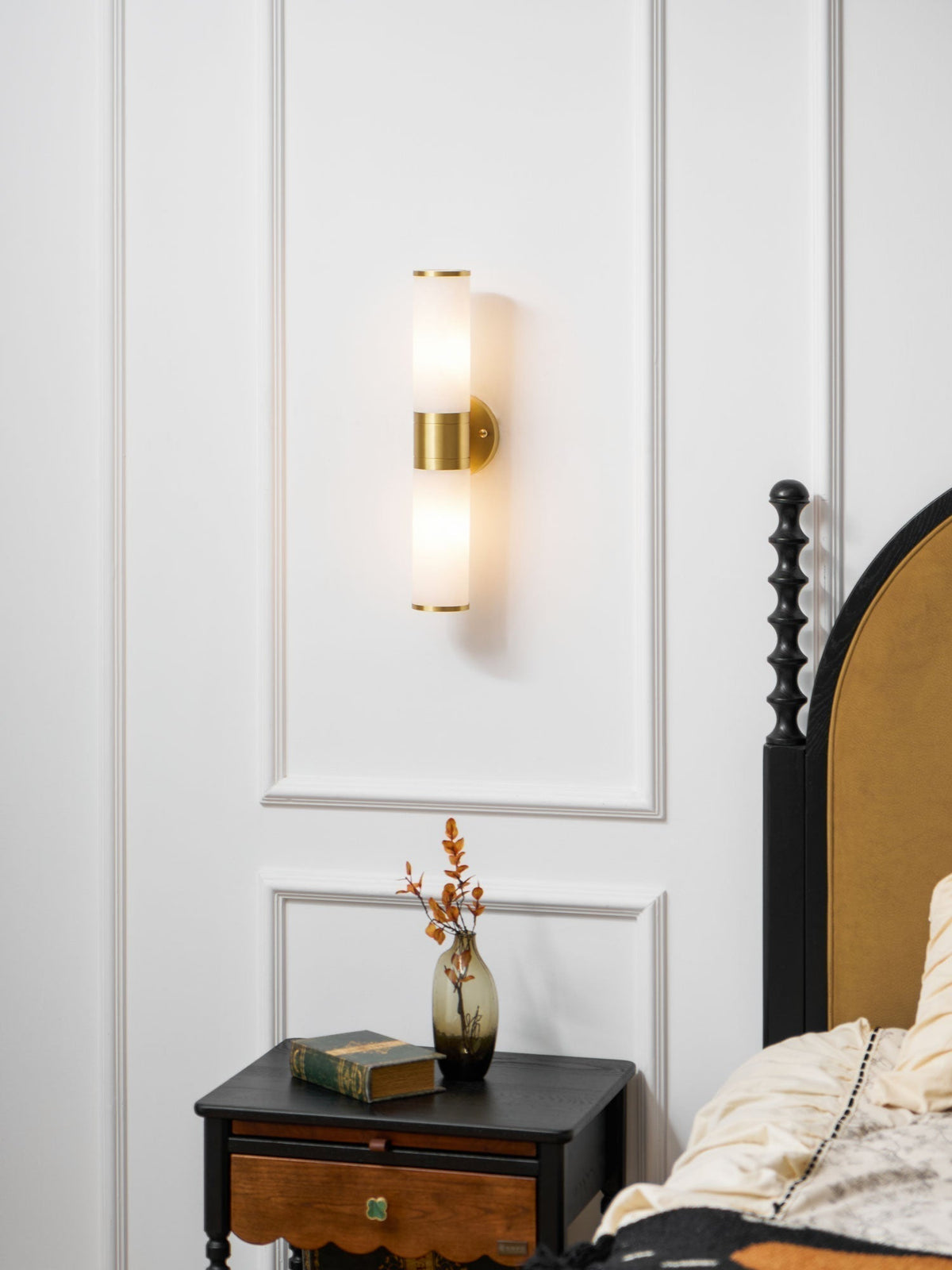 Tira Minimalistische Wandleuchte aus Alabaster