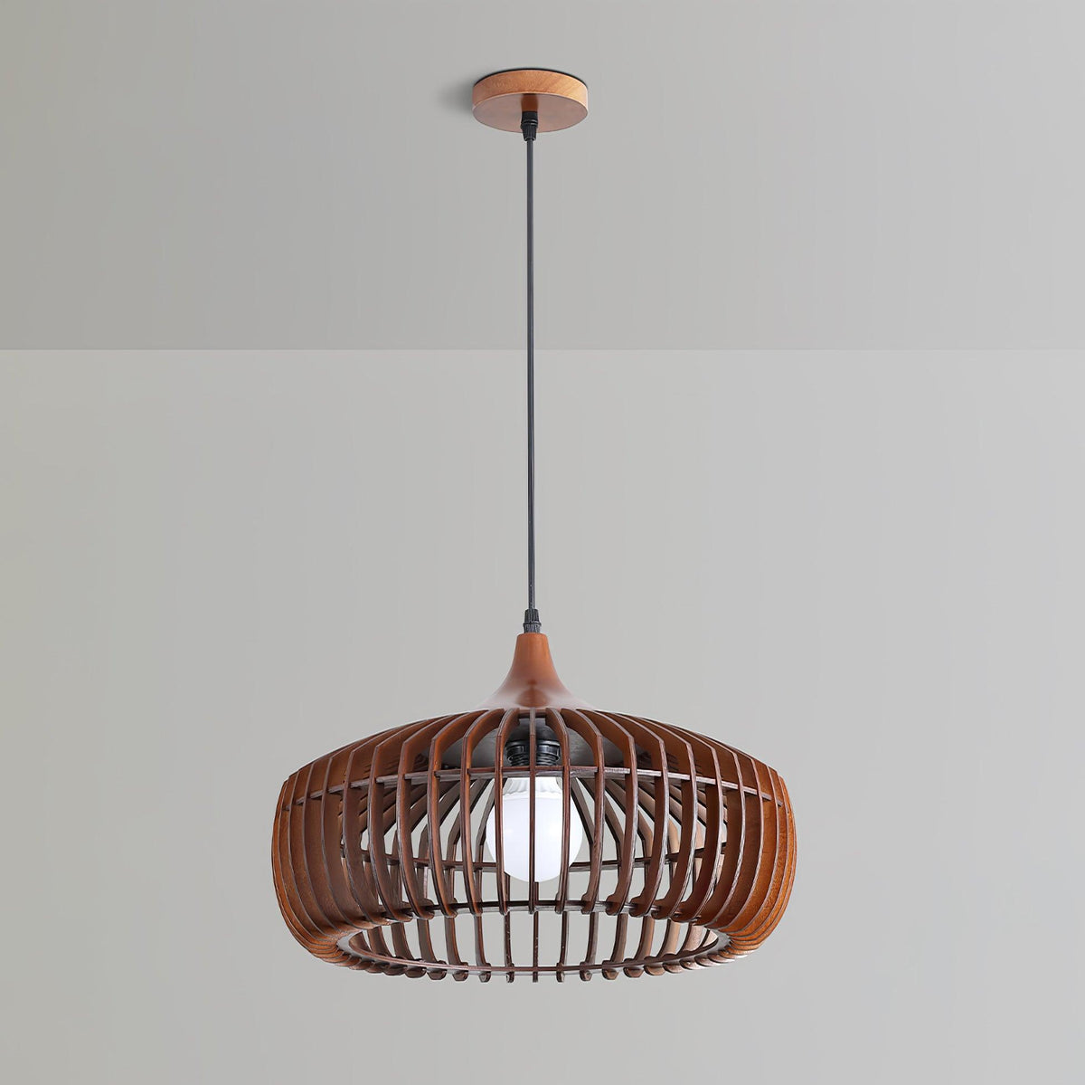 Lixu Pendelleuchte aus Holz im Retro-Stil