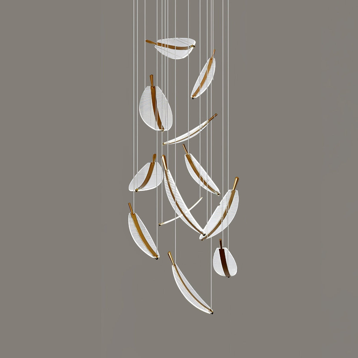 Kuo Kronleuchter aus Acryl in Gold mit zeitgenössischem Design