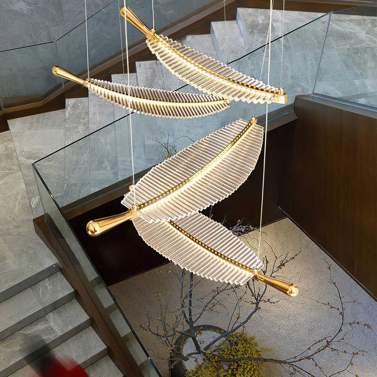 Kuo Kronleuchter aus Acryl in Gold mit zeitgenössischem Design