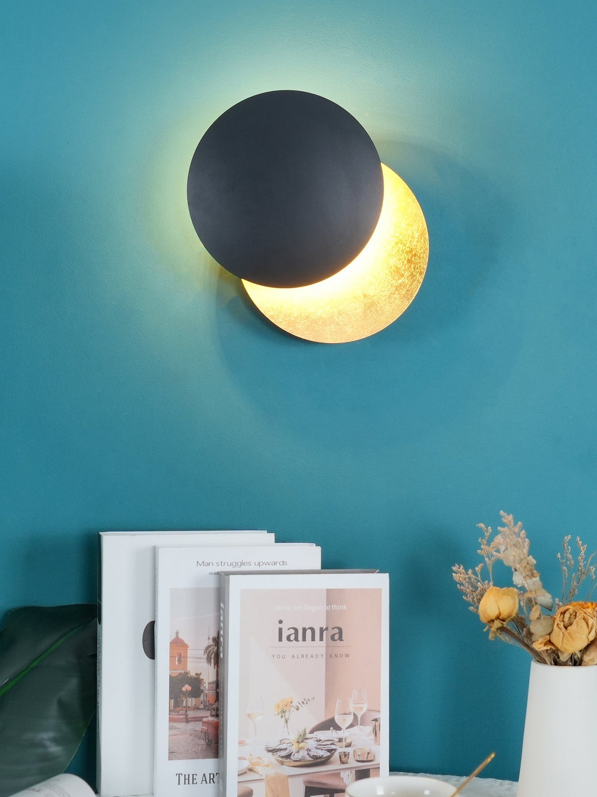Fioris zeitgenössische minimalistische Kunst-Wandleuchte