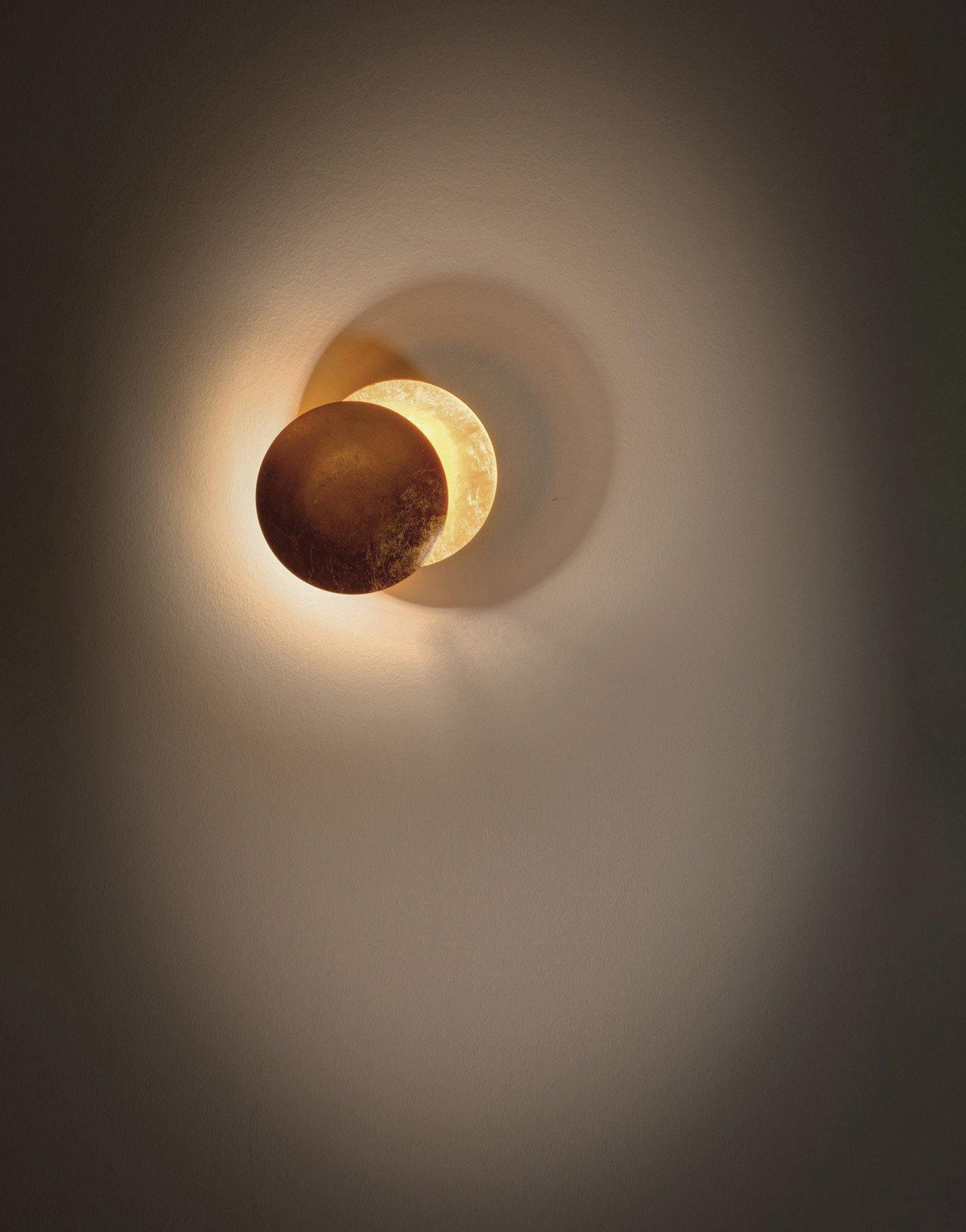 Fioris zeitgenössische minimalistische Kunst-Wandleuchte