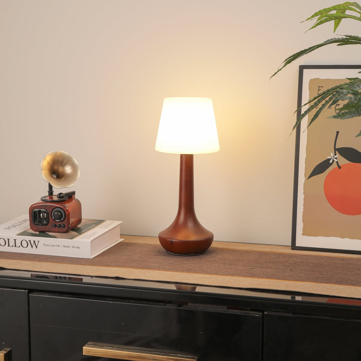 Bello Tischlampe aus Holz im Retro-Stil