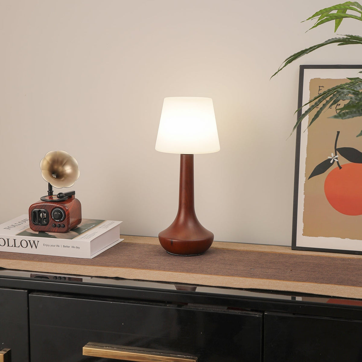 Bello Tischlampe aus Holz im Retro-Stil