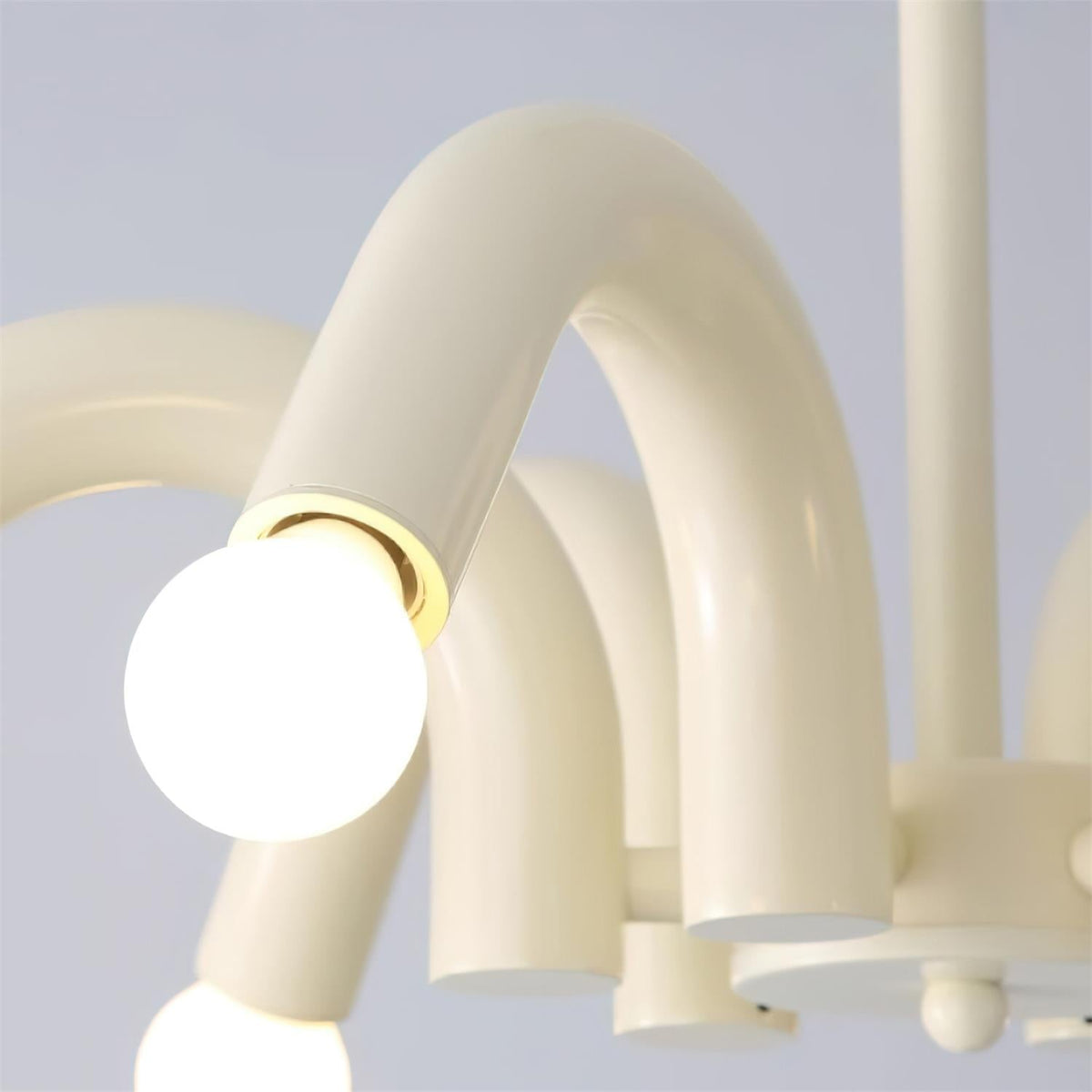 Fivelle Kronleuchter in Creme mit mehreren Armen im zeitgenössischen Stil