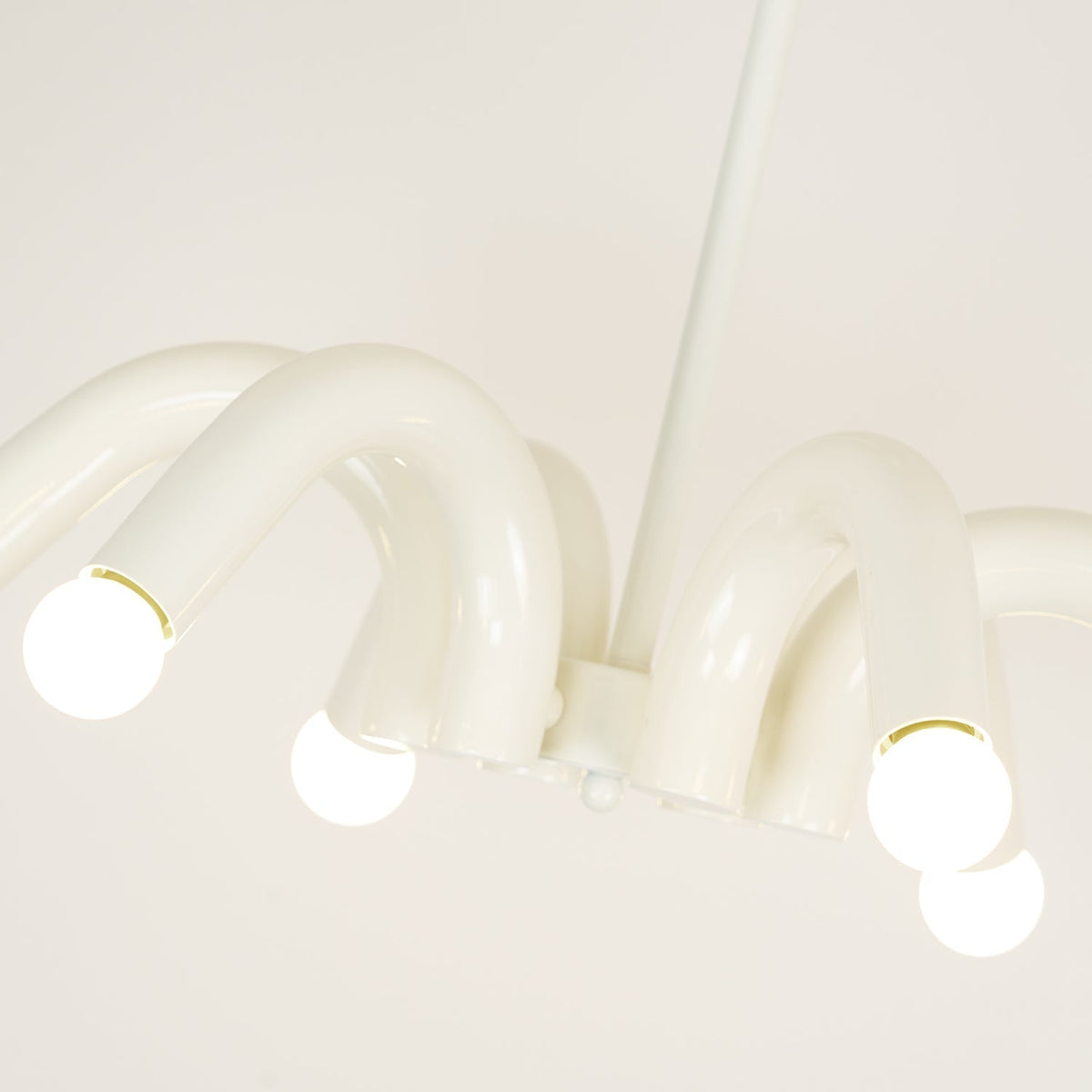 Fivelle Kronleuchter in Creme mit mehreren Armen im zeitgenössischen Stil