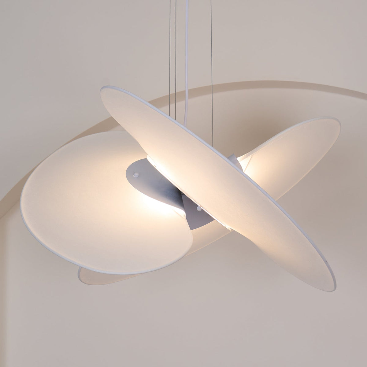 Whirl moderne Pendelleuchte aus Stoff
