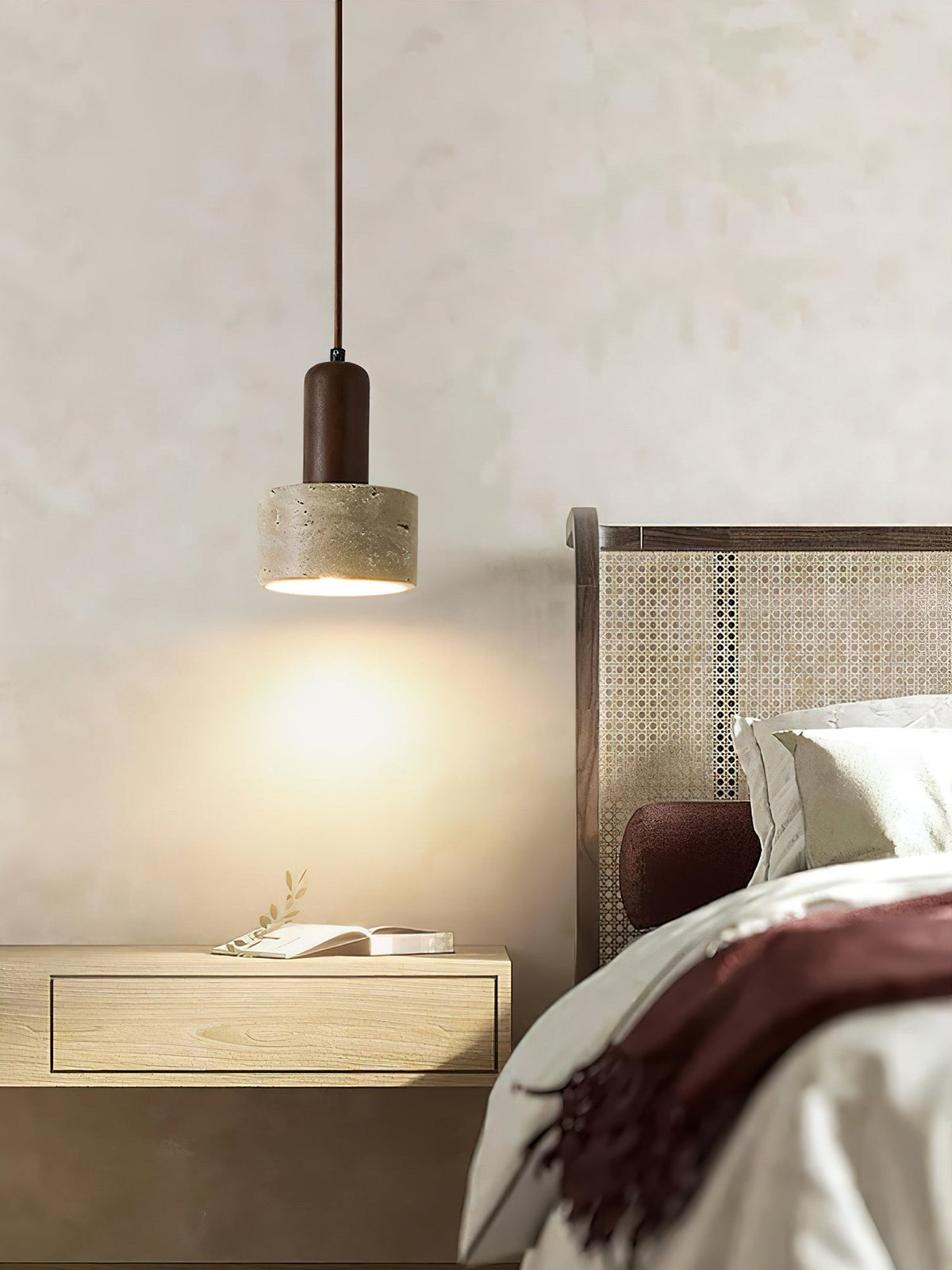 Jlynis Dual-Material Travertine Pendelleuchte