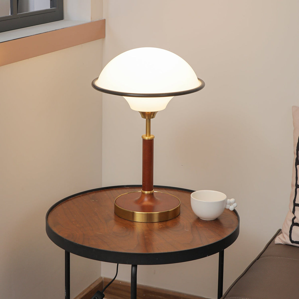 Solstic Tischlampe im Mid-Century-Stil aus Holz