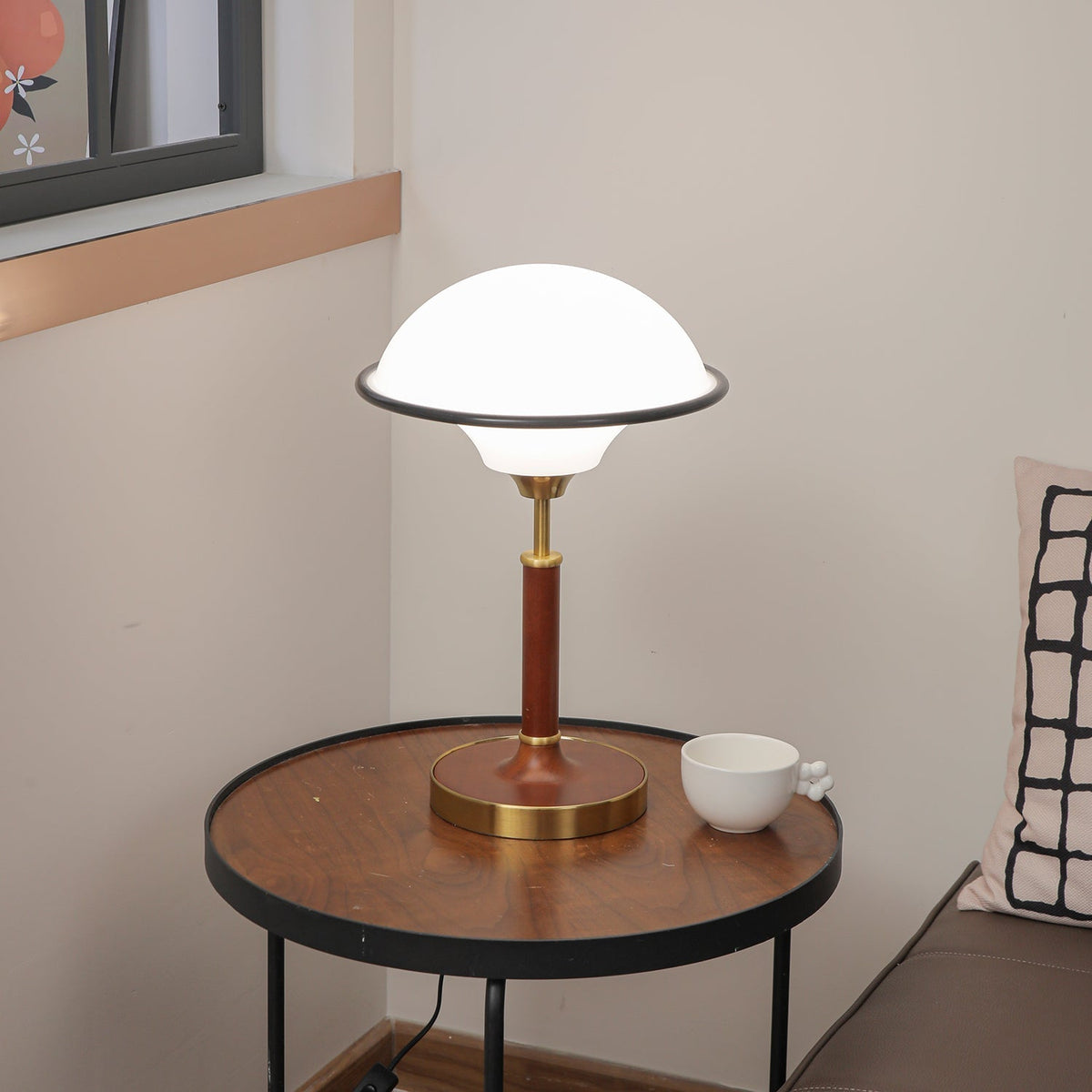 Solstic Tischlampe im Mid-Century-Stil aus Holz