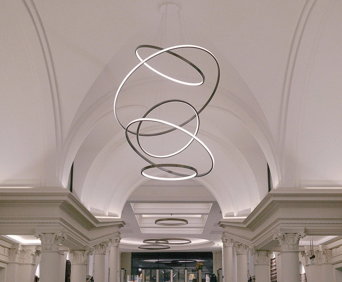 Serenitas Orbit Kronleuchter