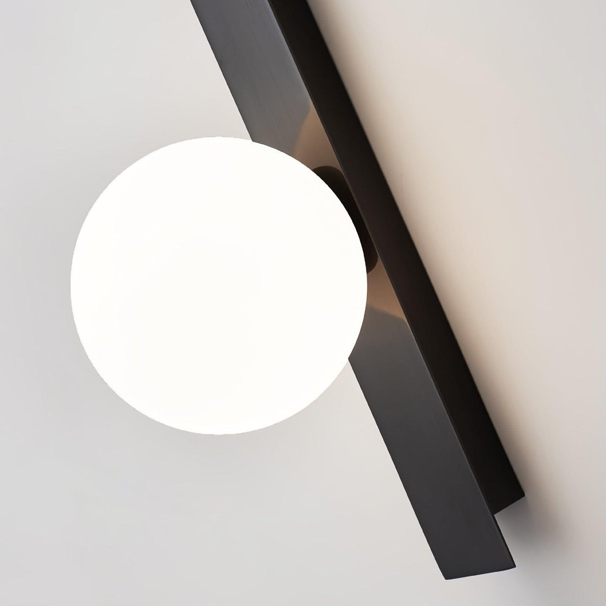 Aloz Messing-Glas-Minimalisten-Wandleuchte