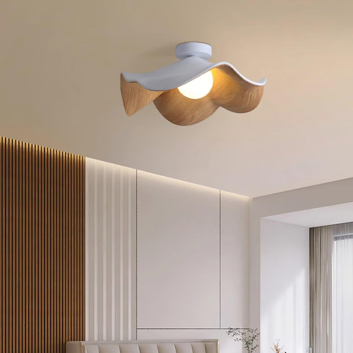 Belenor Deckenleuchte Lotus Leaf mit Holz- und Weiß-Oberfläche