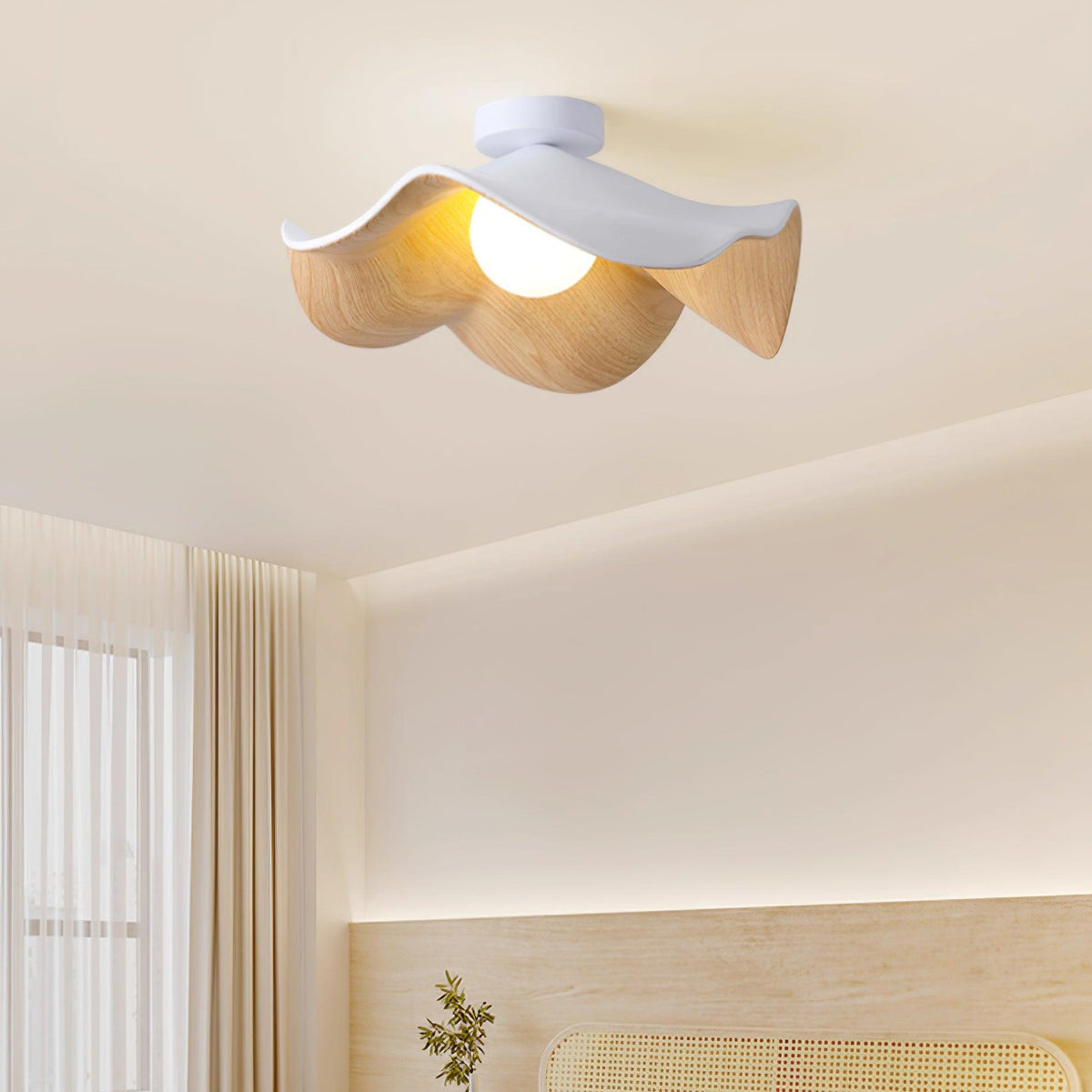 Belenor Deckenleuchte Lotus Leaf mit Holz- und Weiß-Oberfläche