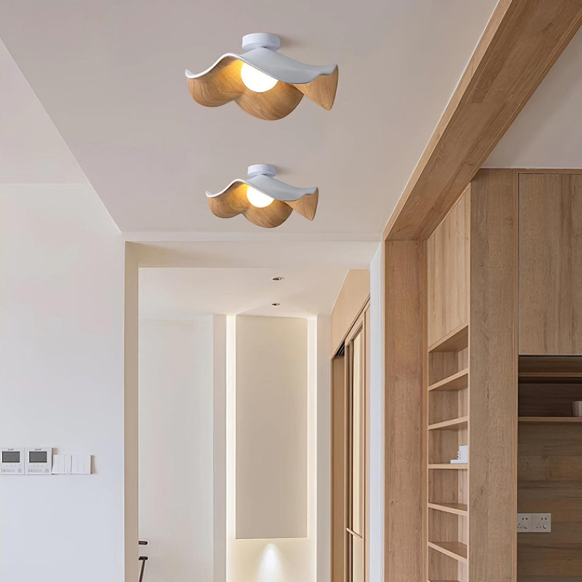 Belenor Deckenleuchte Lotus Leaf mit Holz- und Weiß-Oberfläche