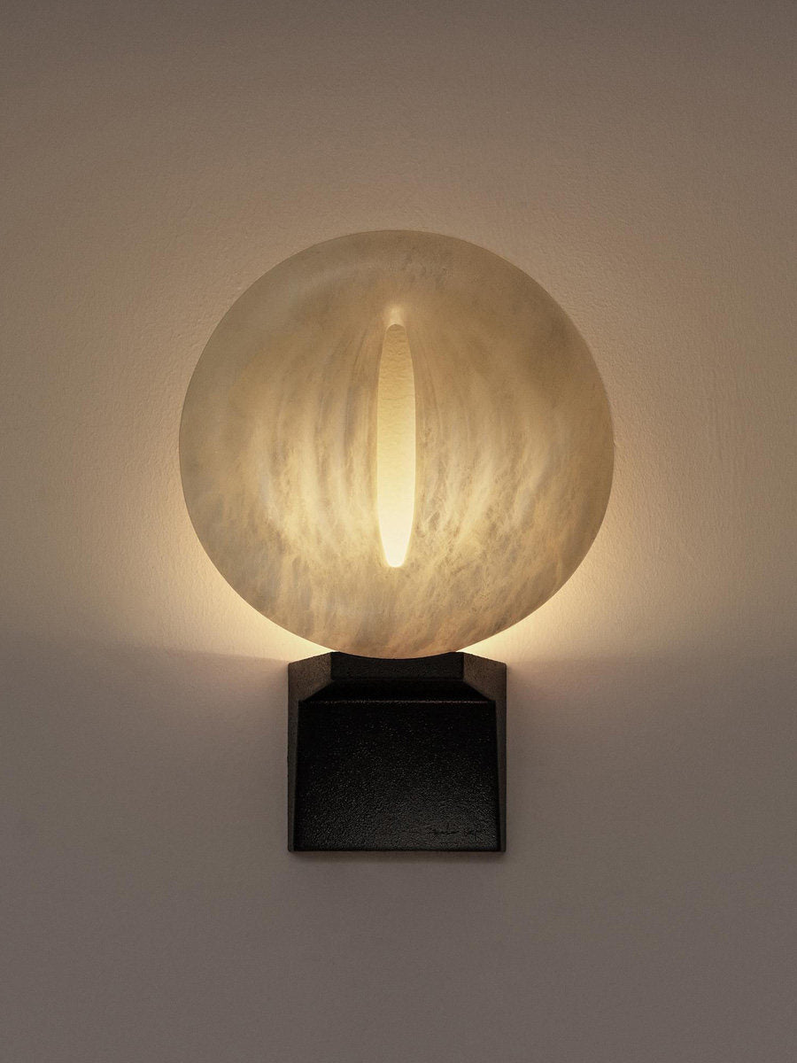 Eirion Rift Alabaster-Wandleuchte