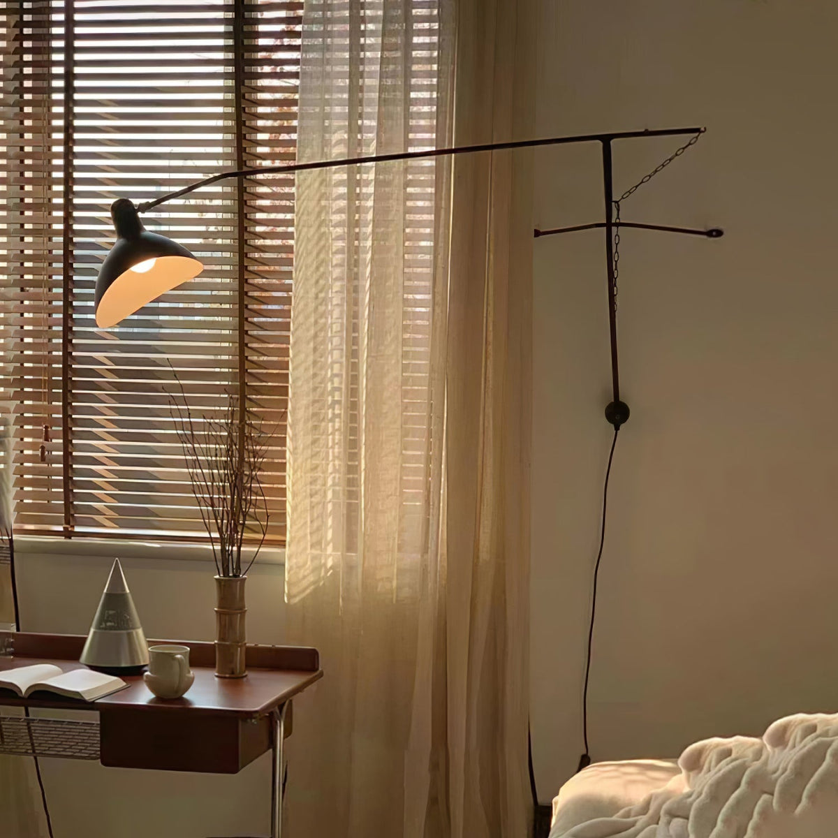 Ivsolarae zeitgenössische minimalistische Arm-Wandleuchte