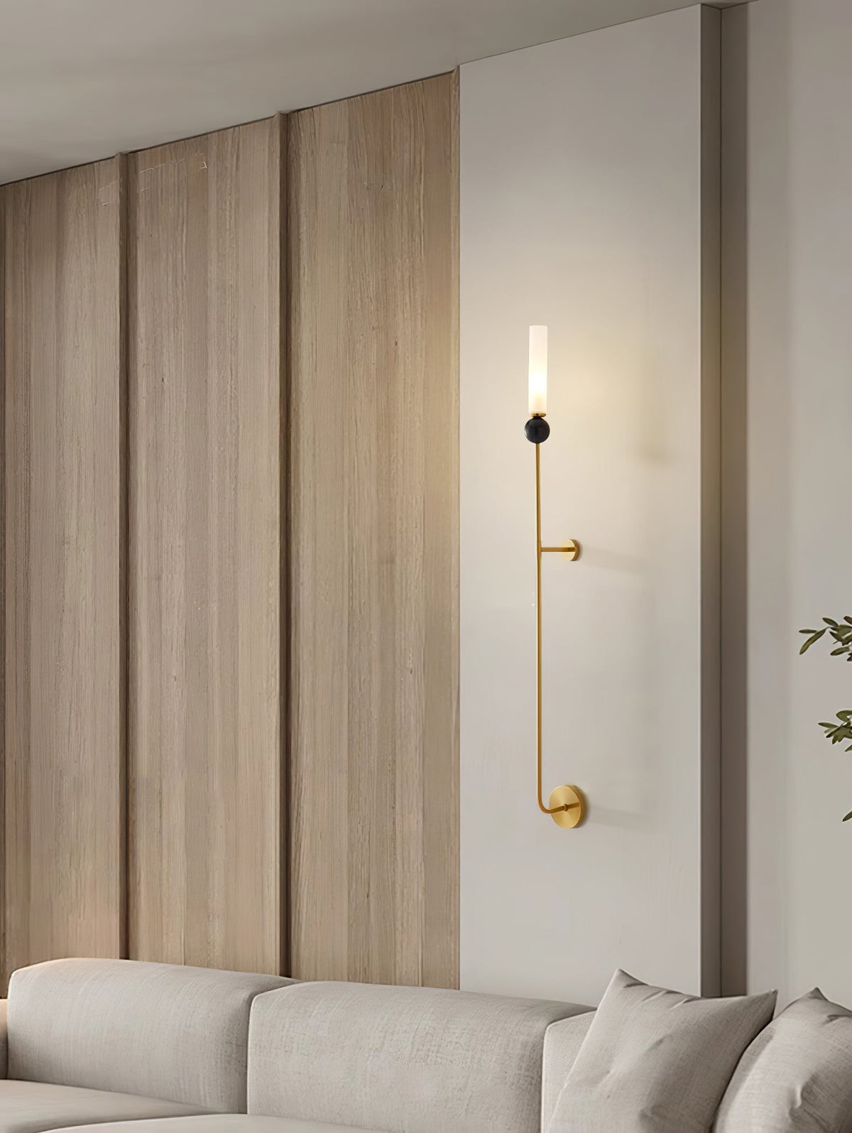 Dulane zeitgenössische minimalistische vertikale Wandleuchte aus Marmor
