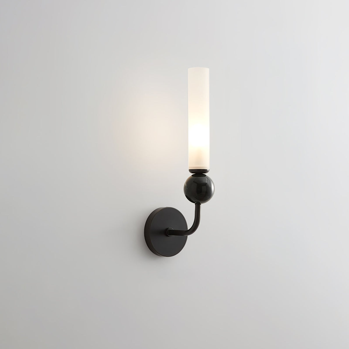 Dulane zeitgenössische minimalistische vertikale Wandleuchte aus Marmor