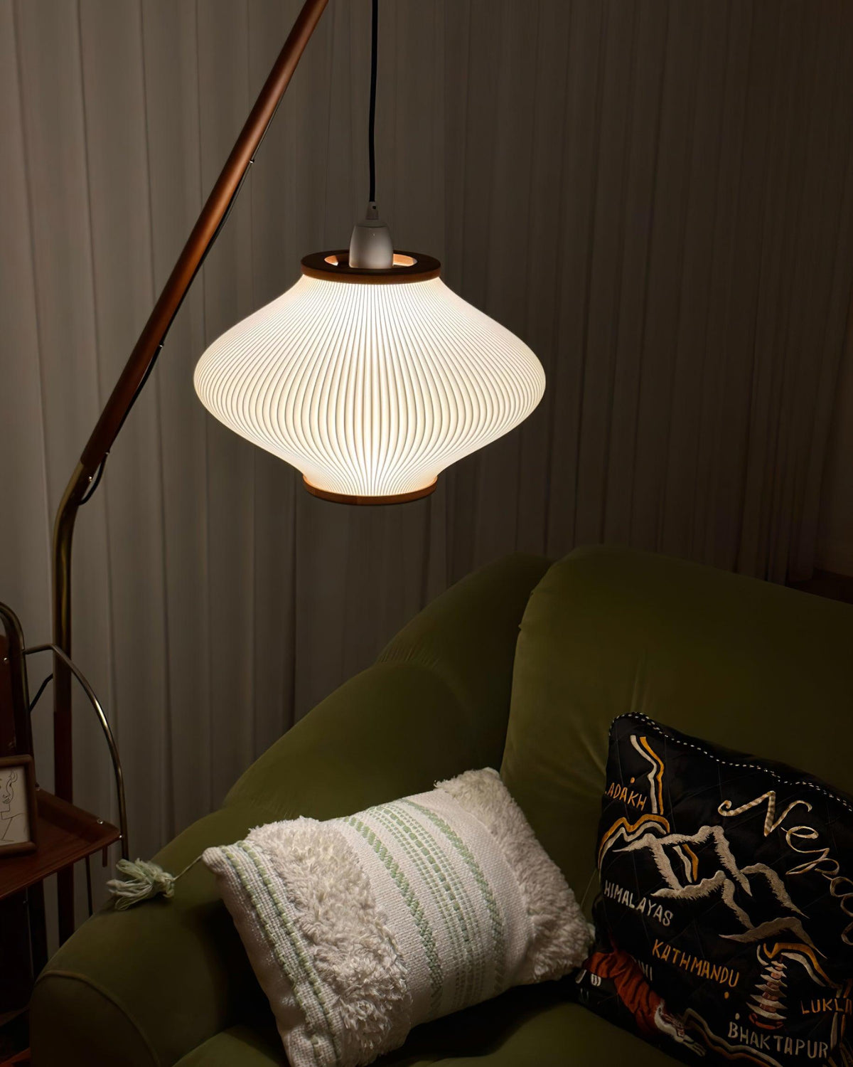Ervenil Mid-Century-Stil Stehleuchte aus Holz und Glas