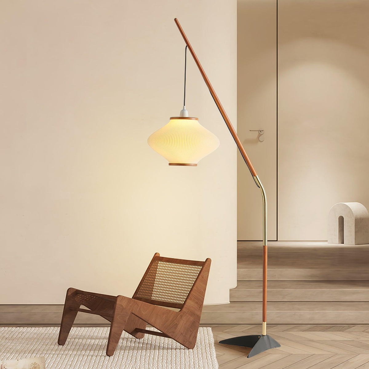 Ervenil Mid-Century-Stil Stehleuchte aus Holz und Glas