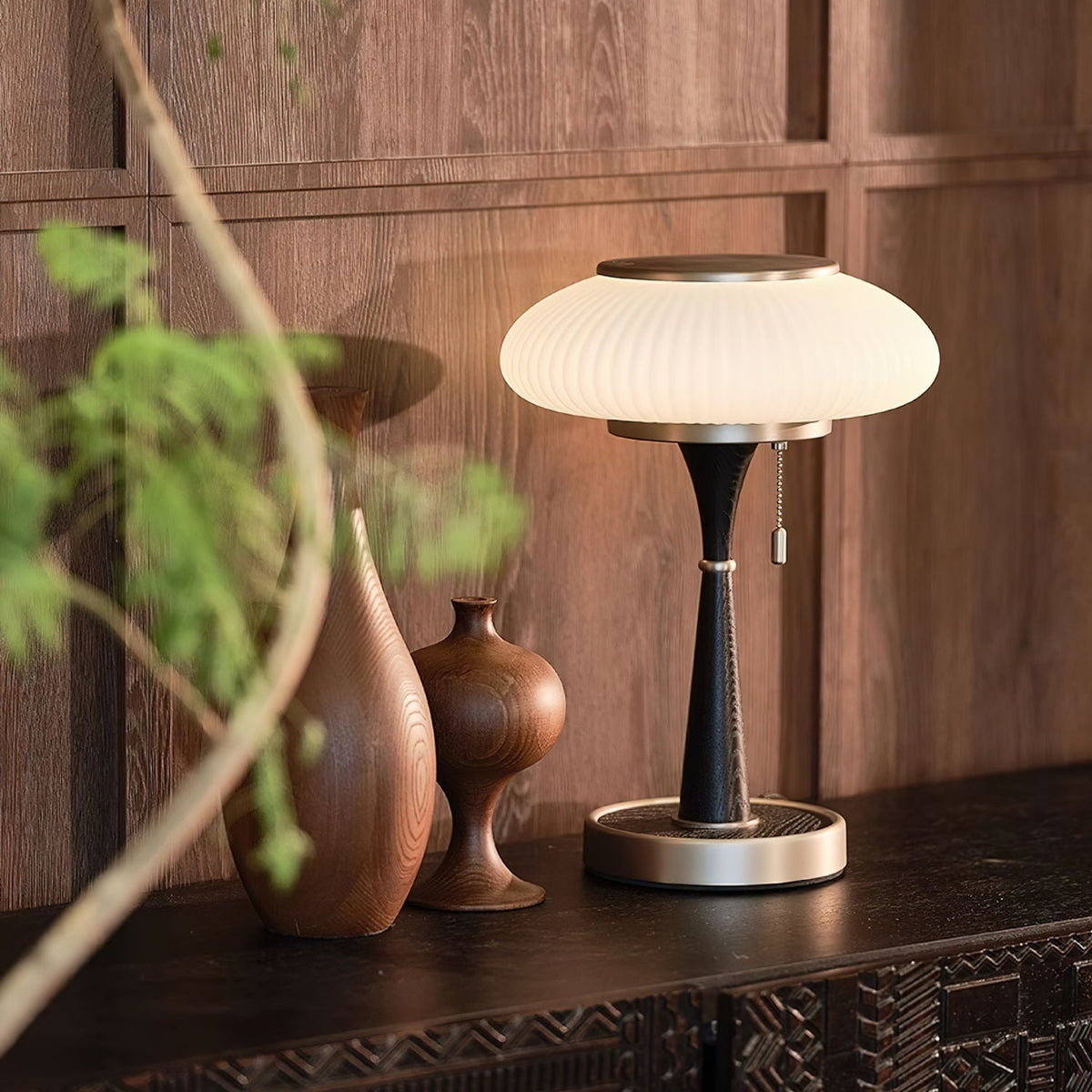 Vevelo Tischleuchte aus Holz im Vintage-Stil