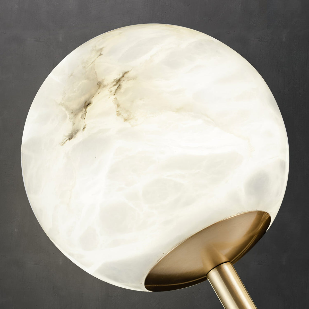 Erich Kronleuchter Alabaster Kugel Eleganz