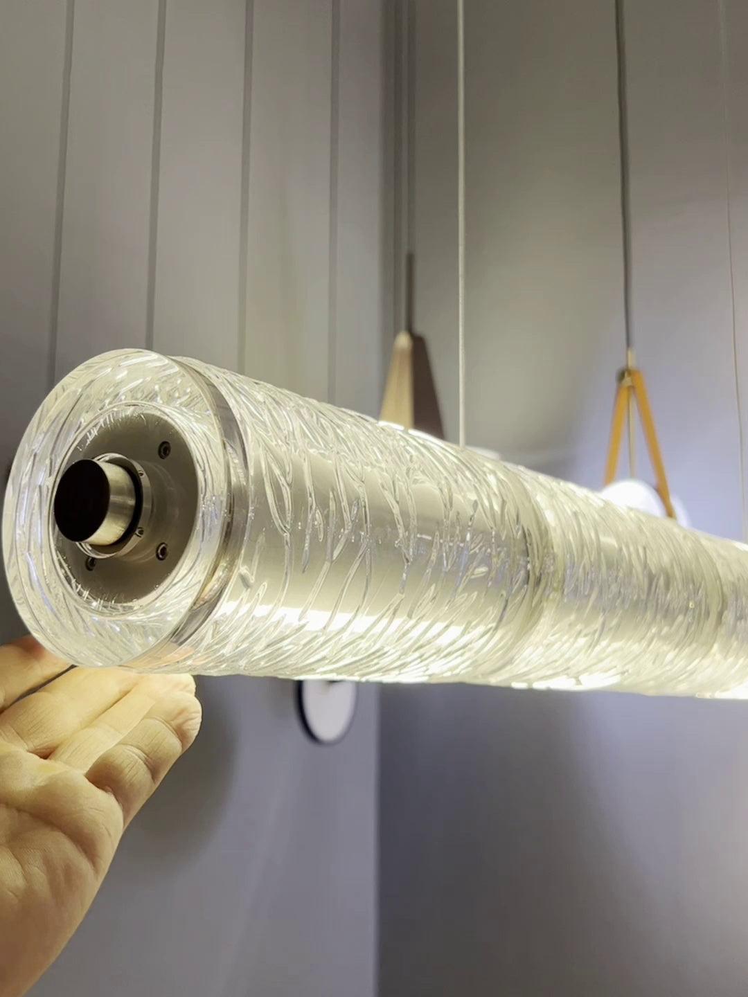 Karoa Linear Pendelleuchte aus transparentem Glas