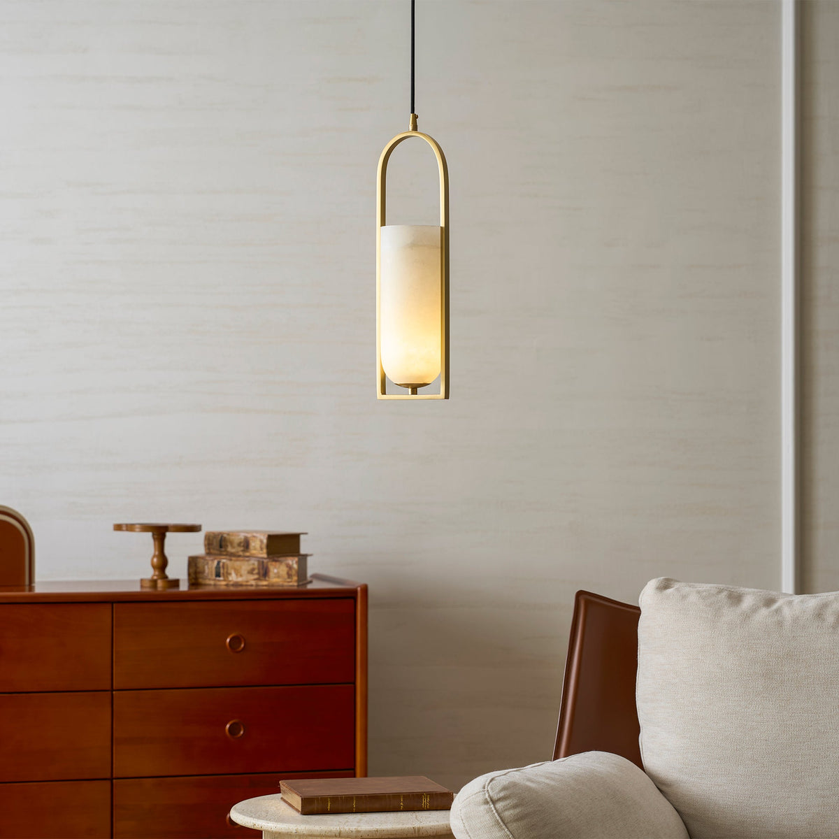 Svala Arch Alabaster Pendelleuchte