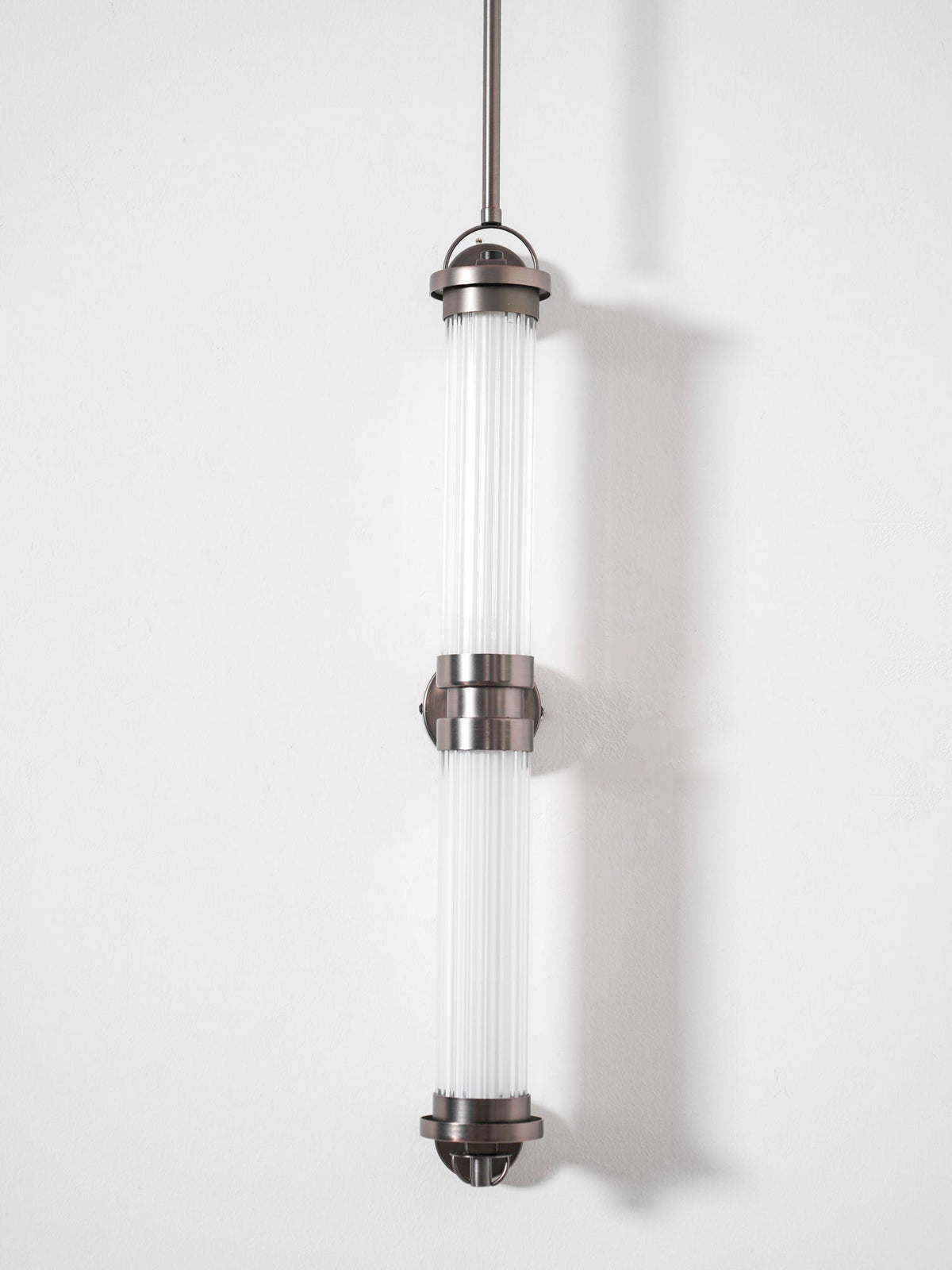 Eirirella Premium zeitgenössische vertikale Wandleuchte aus Glas