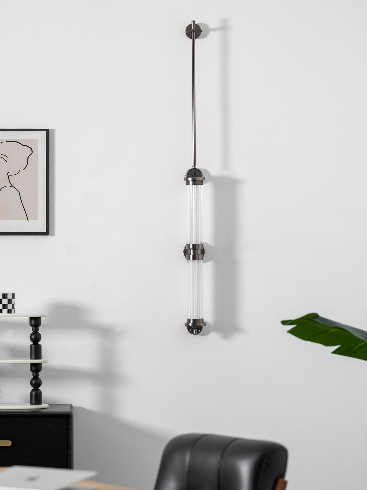 Eirirella Premium zeitgenössische vertikale Wandleuchte aus Glas