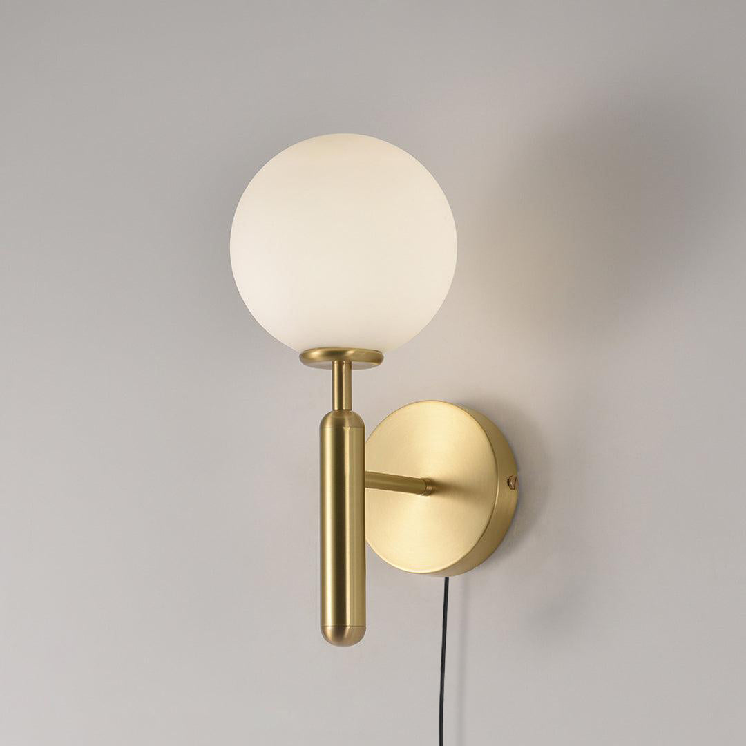 Kynlo Wandleuchte Mit Stecker Transparent Optisches Glas Kugel Nordisch Minimalistisch für Schlafzimmer