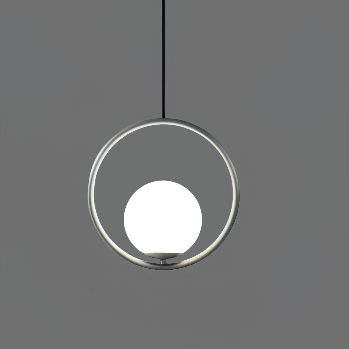 Orieria Pendelleuchte aus Messing im modernen Ringdesign