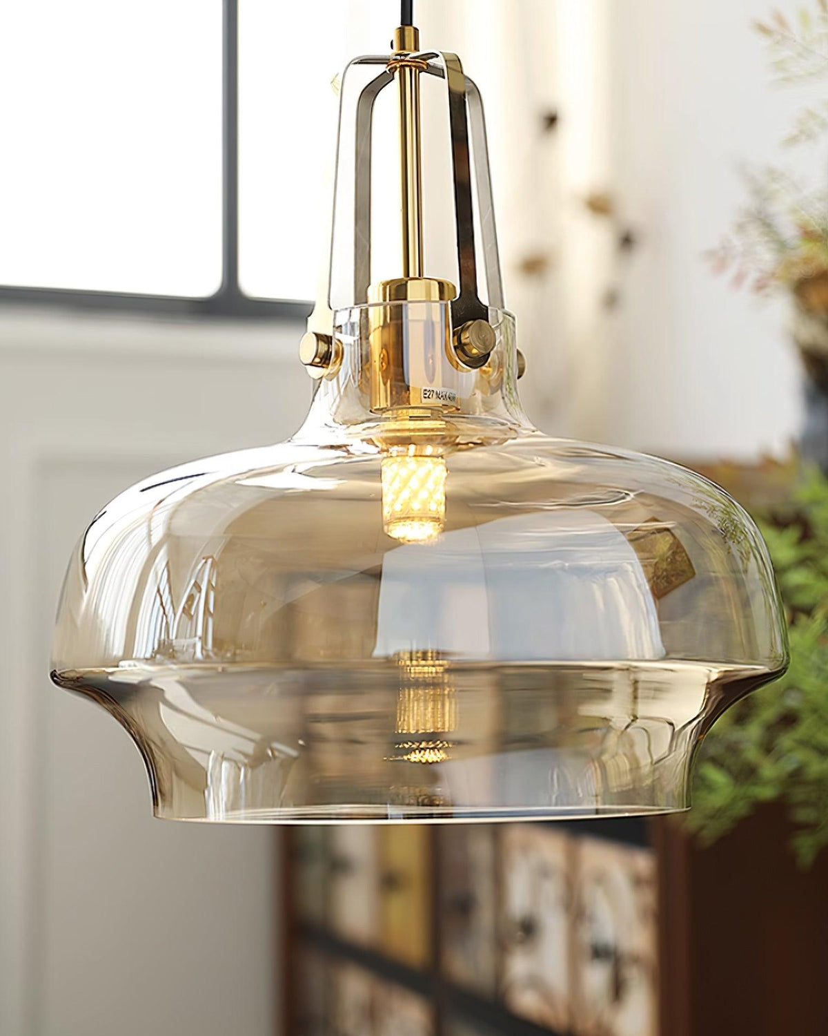 Liorarise Bernsteinfarben Pendelleuchte aus Glas mit Messing-Fittings