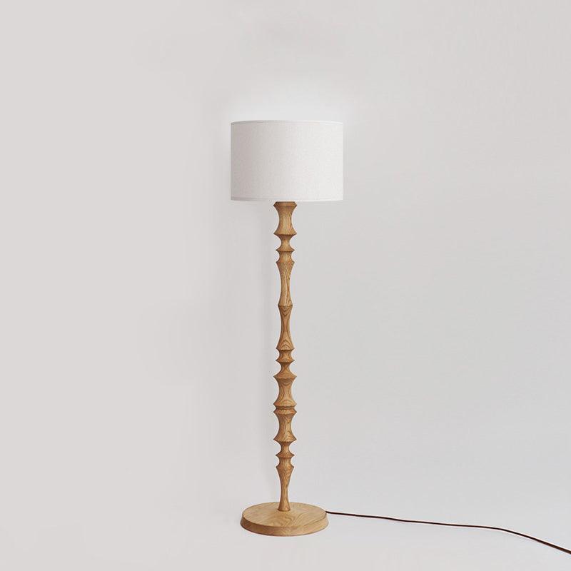 Vilten elegante Stehleuchte aus Holz