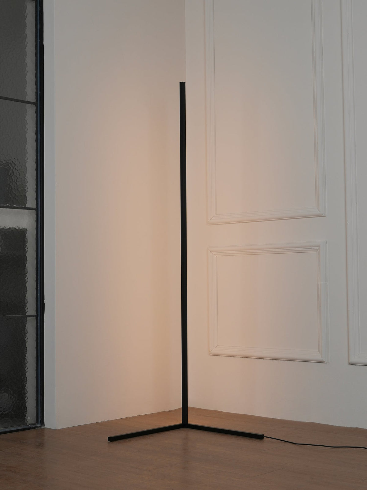 Seleina Minimalistische Stehleuchte aus Silikon