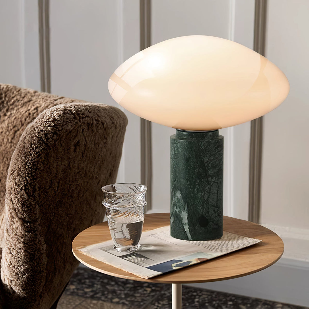 Lioralira Tischleuchte mit Glas-Lampenschirm und grünem Marmorbasis