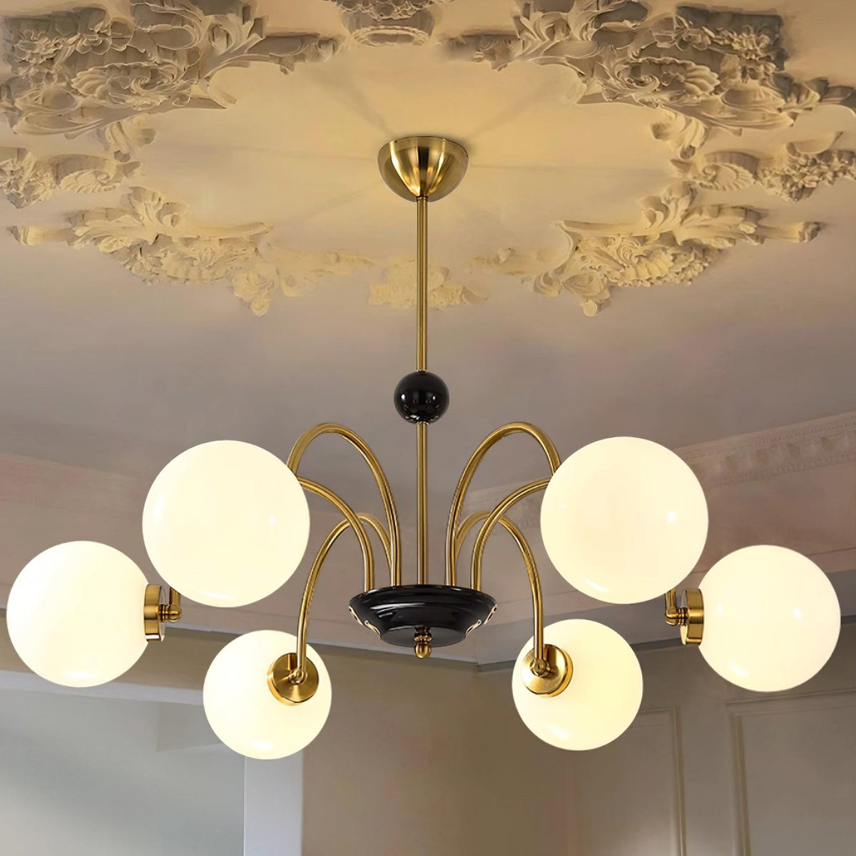 Kronleuchter gekrümmte Arme Kugelschirme moderner Retro-Stil Esszimmer