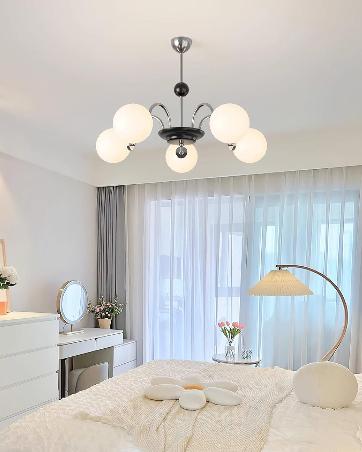 Kronleuchter gekrümmte Arme Kugelschirme moderner Retro-Stil Esszimmer