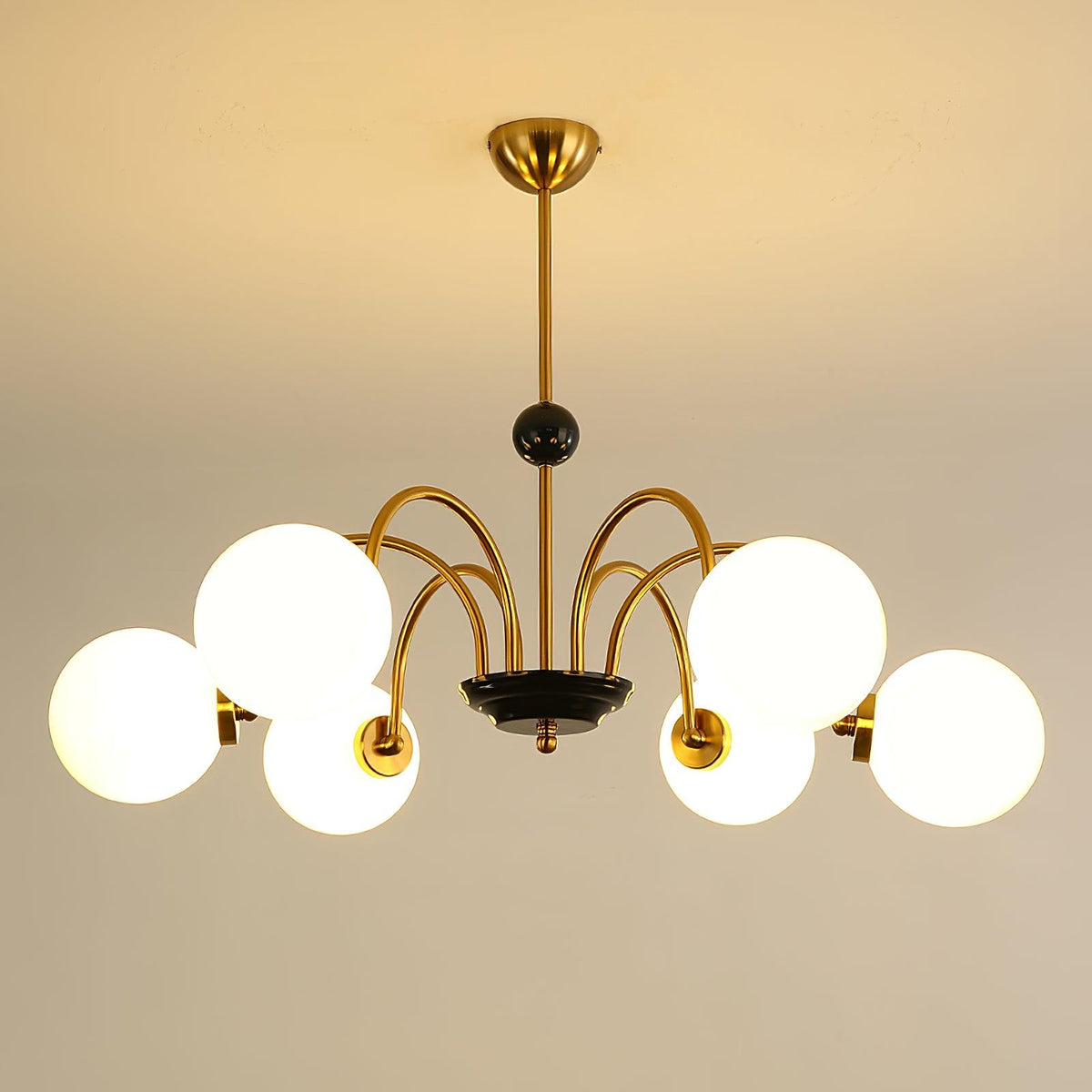 Kronleuchter gekrümmte Arme Kugelschirme moderner Retro-Stil Esszimmer