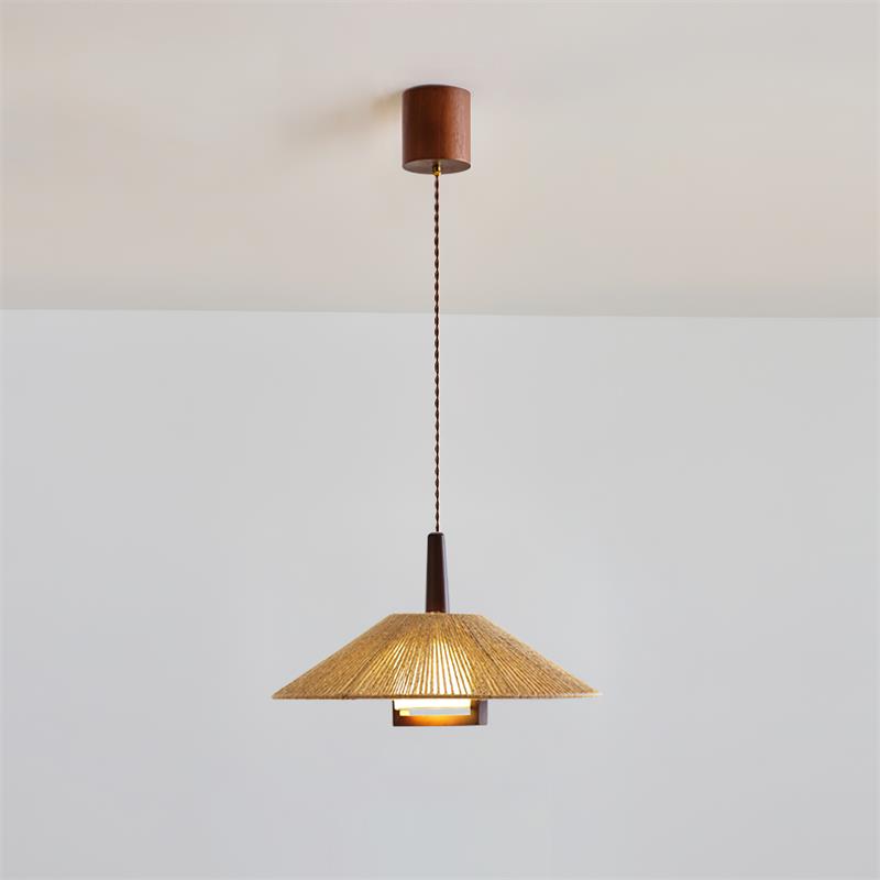 Fidoya Pendelleuchte aus geflochtenem Rattan in Kegelform