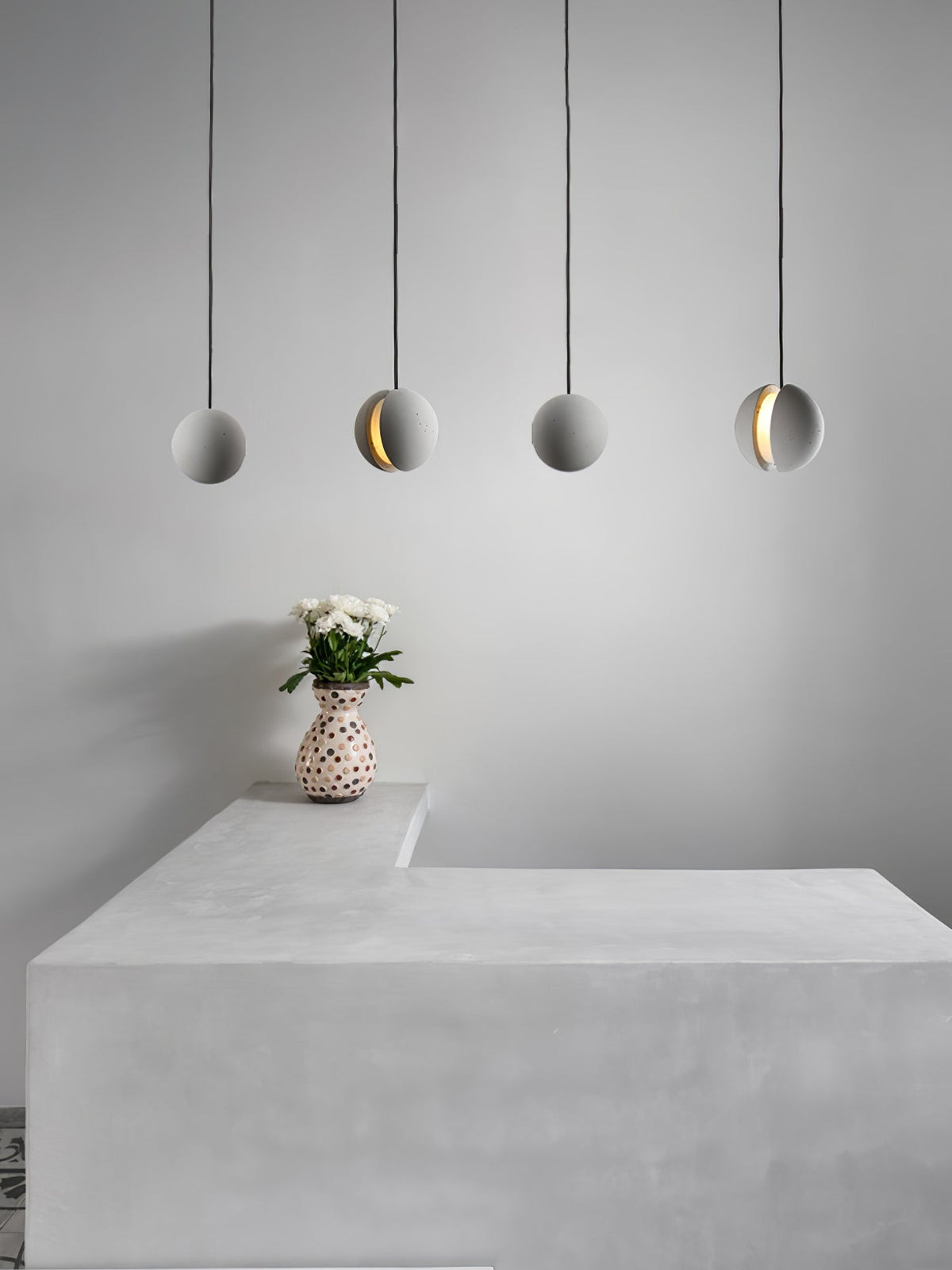 Umi Pendelleuchte aus Beton Kugel Mond Minimalistisch