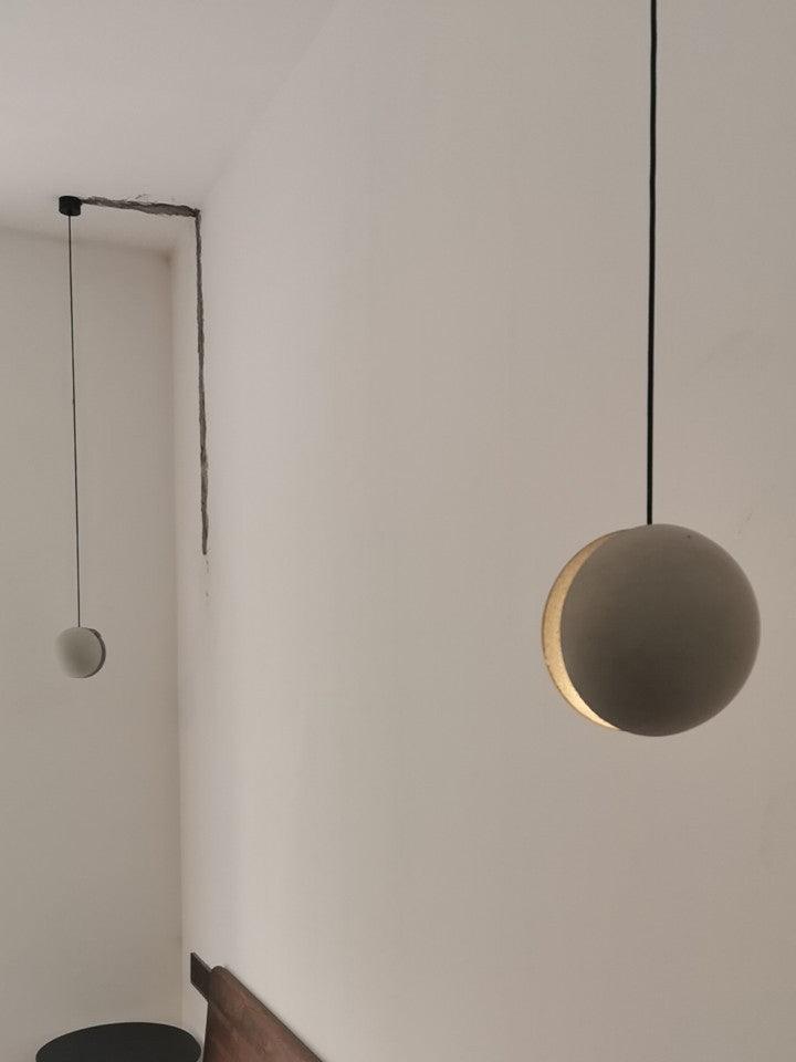 Umi Pendelleuchte aus Beton Kugel Mond Minimalistisch