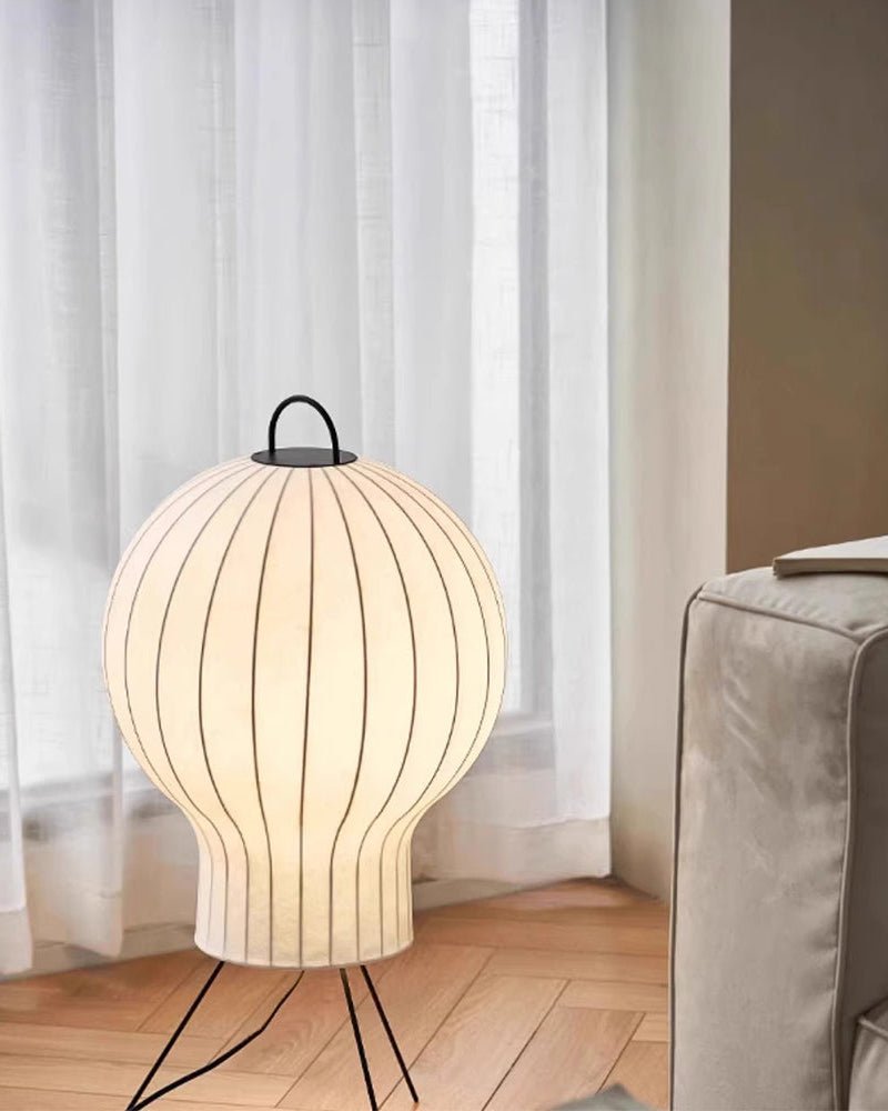 Balloon Stehleuchte aus Seide im minimalistischen Stil