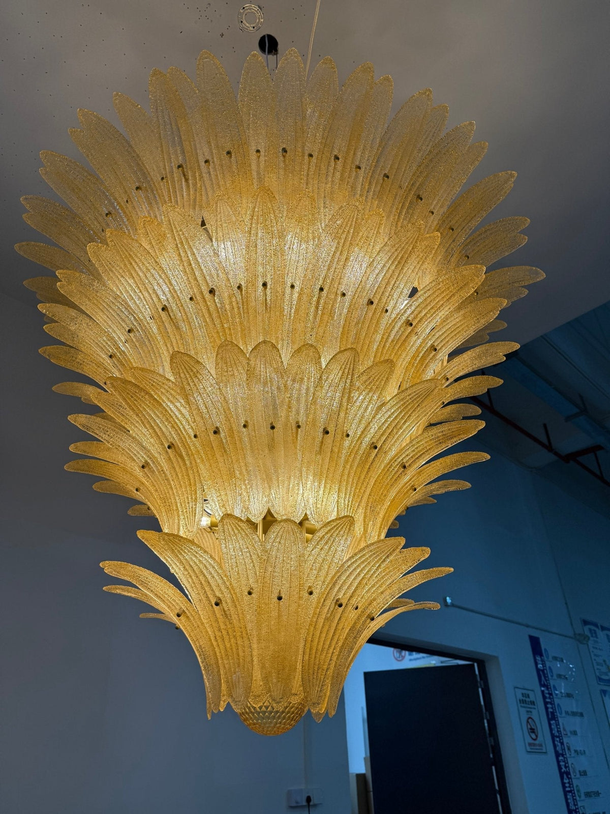 Ismavelle Kronleuchter aus Glas in Palmettenform